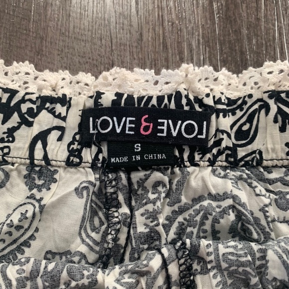 Lace Trim Short - Picture 2 of 2